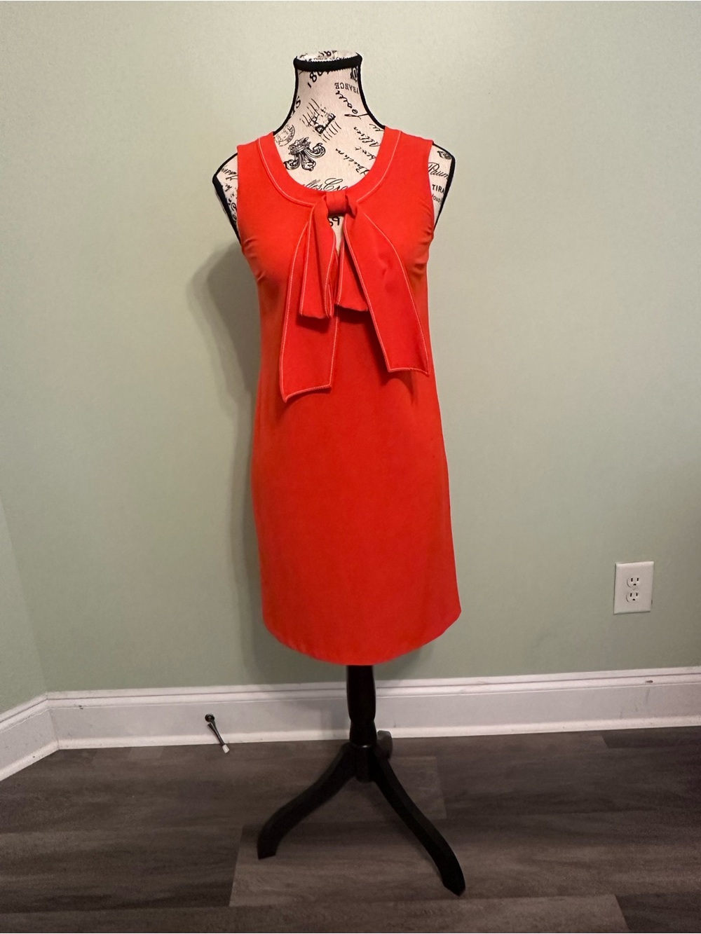 Maison Jules Orange Tie-Neck Sleeveless Shift Dress - Picture 2 of 5